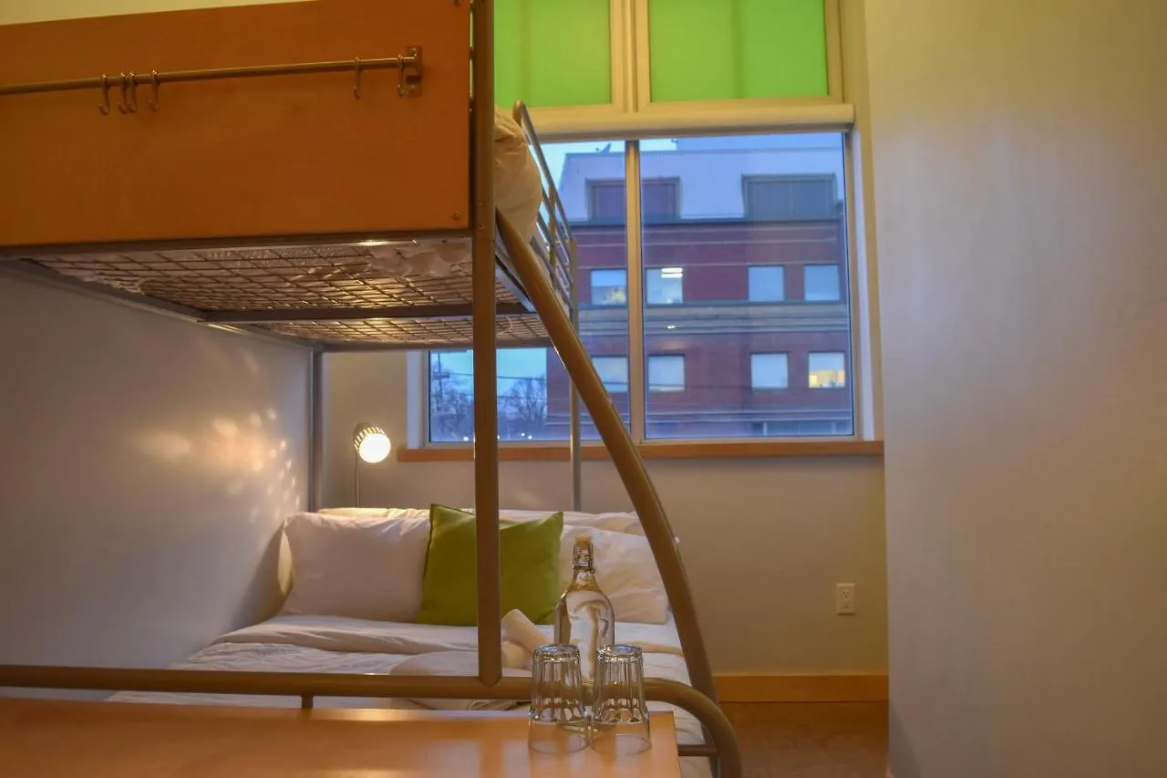 Planet Traveler Hostel Toronto