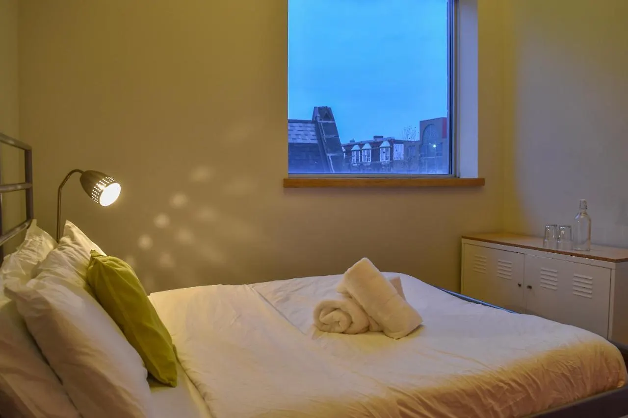 Planet Traveler Hostel Toronto