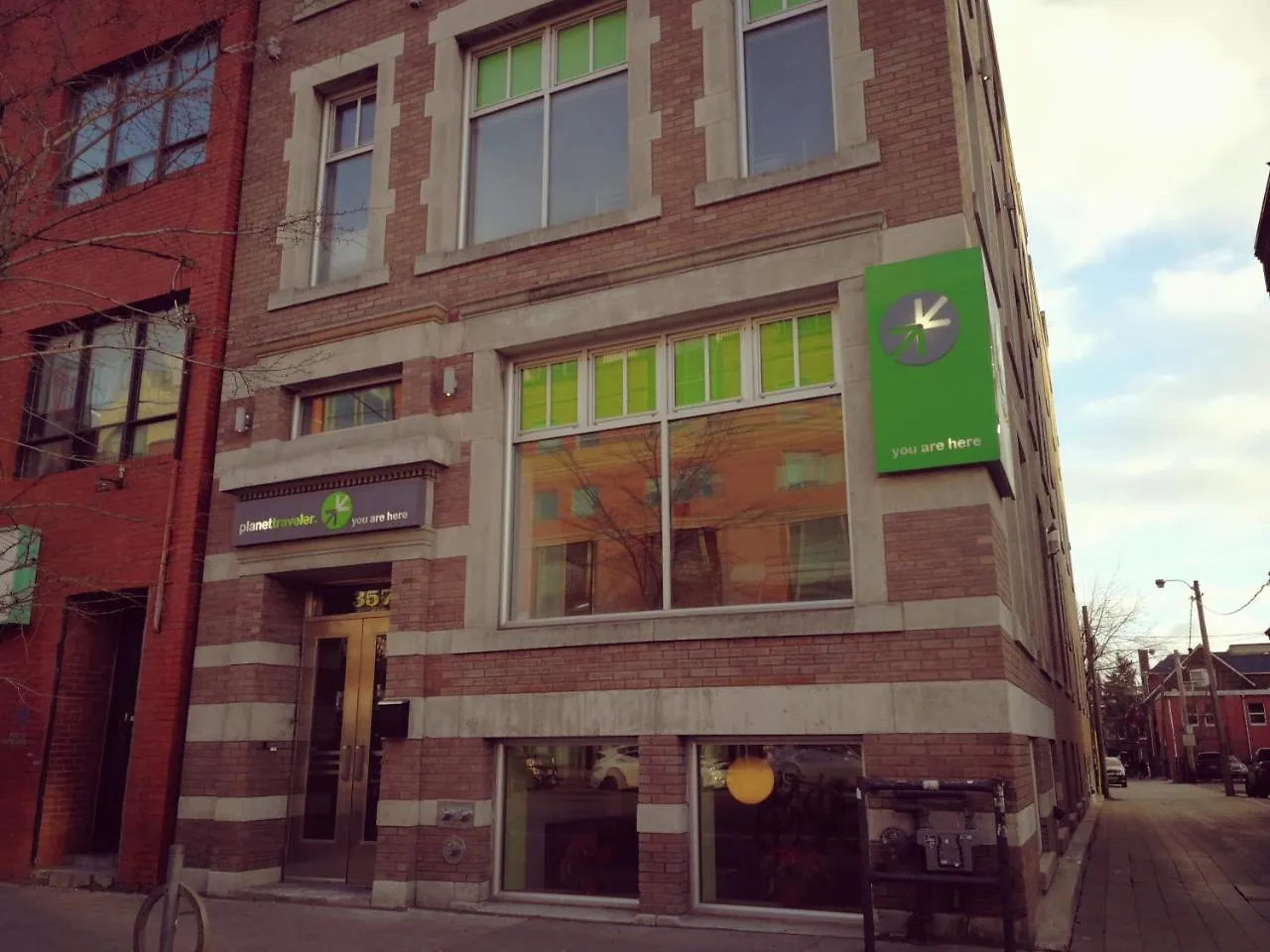 Planet Traveler Hostel Toronto